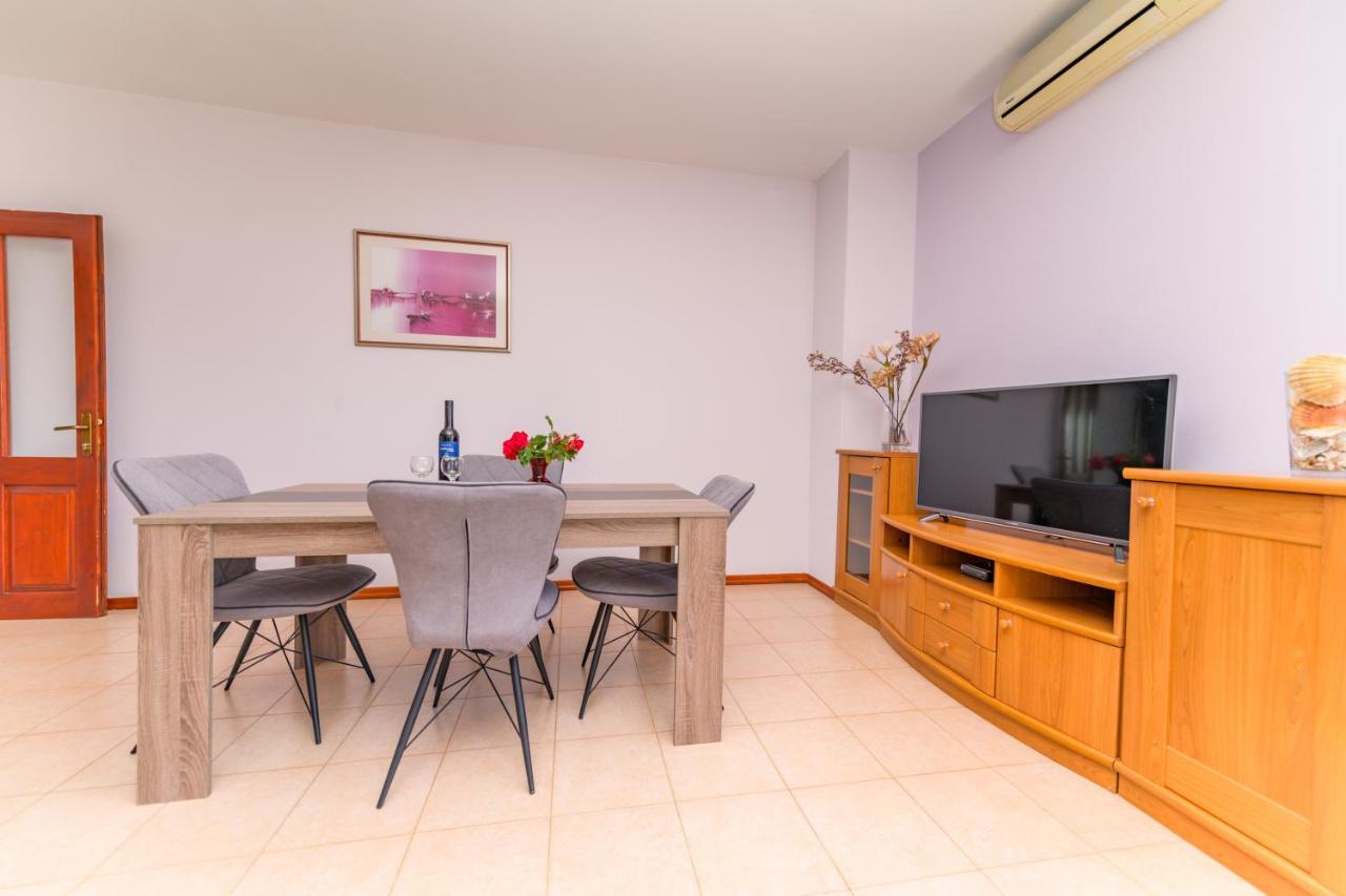 Apartments Marina Veskovic Nerezine Exterior photo
